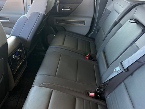 Used 2025 GMC Hummer EV 2X AWD/4WD image 18