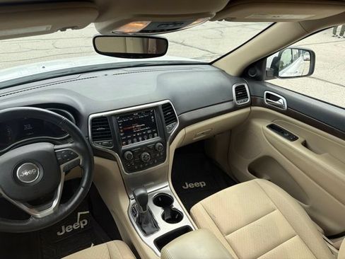 Used 2018 Jeep Grand Cherokee Laredo AWD/4WD image 20