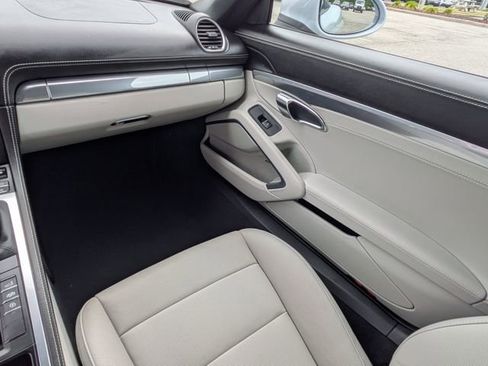 Used 2024 Porsche 718 Boxster S RWD image 16