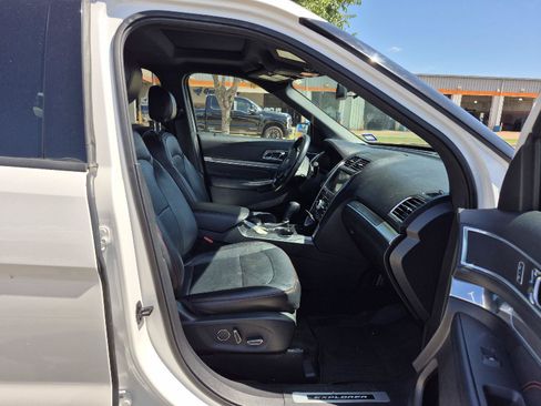 Used 2017 Ford Explorer Sport w/ Equipment Group 401A AWD/4WD image 6