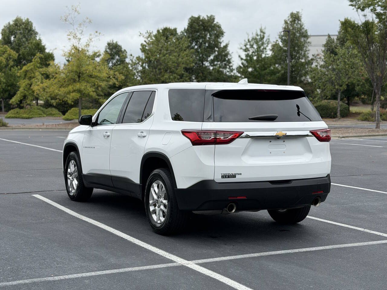 Used 2020 Chevrolet Traverse LS FWD image 5
