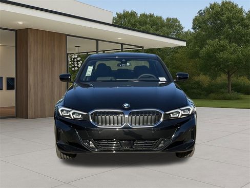New 2026 BMW 330i Sedan w/ Premium Package image 4