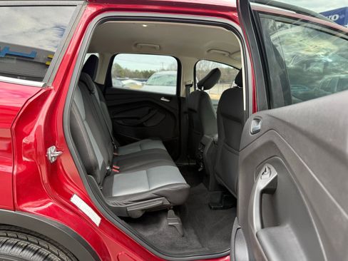 Used 2018 Ford Escape SE image 22