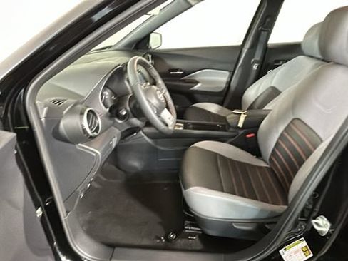 Used 2024 Nissan Kicks SR w/ SR Premium Package FWD image 11