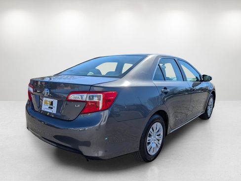 Used 2012 Toyota Camry LE image 5
