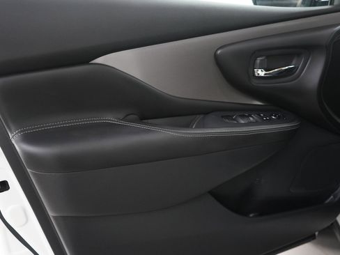 Used 2024 Nissan Murano SV w/ SV Midnight Edition Package image 17