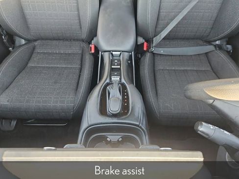 Certified 2025 Honda HR-V LX image 27