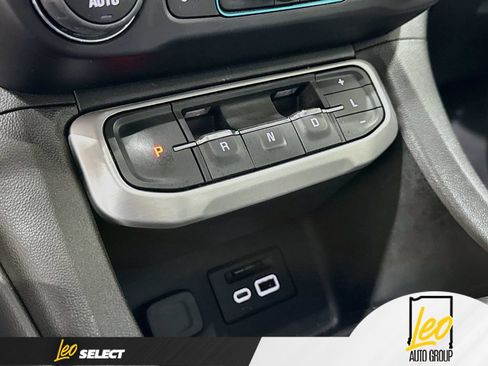 Used 2023 GMC Acadia SLT AWD/4WD image 20