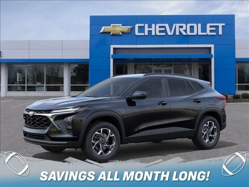 New 2026 Chevrolet Trax LT w/ Driver Confidence Package FWD image 2