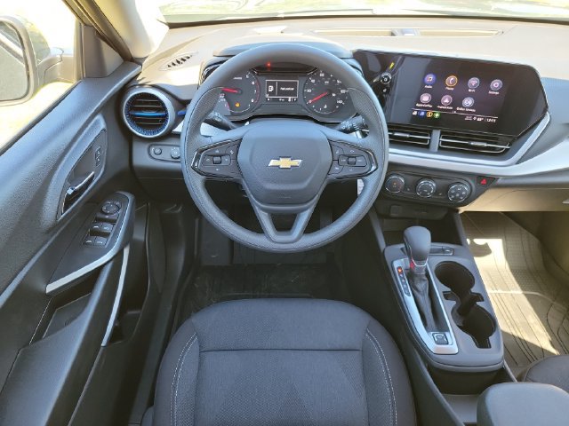 New 2026 Chevrolet Trax LS w/ LS Convenience Package FWD image 16