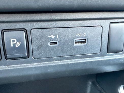 Used 2024 Nissan Frontier SV w/ Technology Package RWD image 30