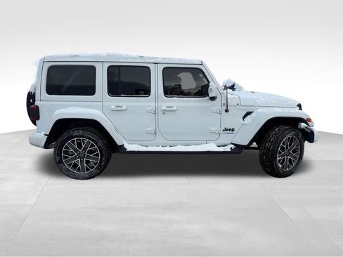 Used 2022 Jeep Wrangler Unlimited Sahara image 9