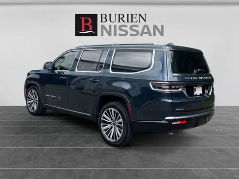 Used 2023 Jeep Grand Wagoneer Series III AWD/4WD image 3