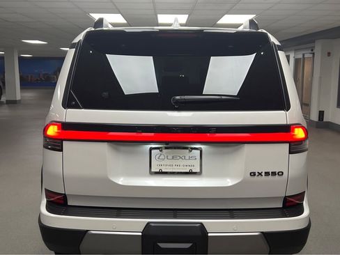 Certified 2026 Lexus GX 550 AWD/4WD image 6