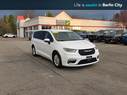 Used 2023 Chrysler Pacifica Touring-L