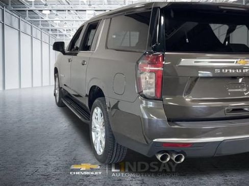 Certified 2021 Chevrolet Suburban High Country AWD/4WD image 8