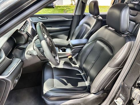 Used 2023 Jeep Grand Cherokee Limited w/ Trailer Tow Prep Group (B) image 13