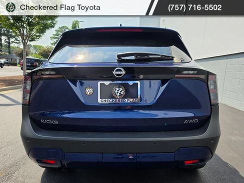 Used 2025 Nissan Kicks SV AWD/4WD image 4