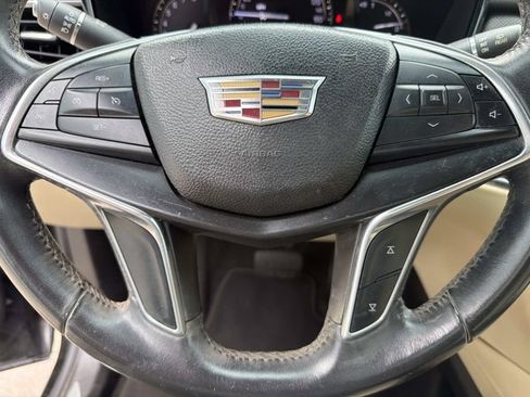 Used 2017 Cadillac XT5 FWD image 24