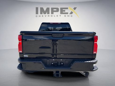 Used 2026 Chevrolet Silverado 2500 High Country w/ High Country Premium Package AWD/4WD image 4
