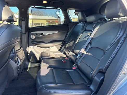 Used 2019 INFINITI QX50 Essential w/ Sensory Package image 16