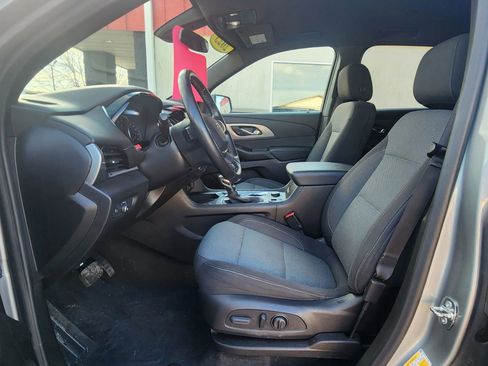 Used 2023 Chevrolet Traverse LT w/ Midnight/Sport Edition image 16