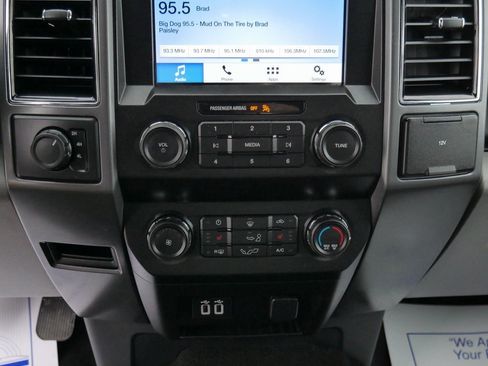 Used 2019 Ford F150 XLT image 48