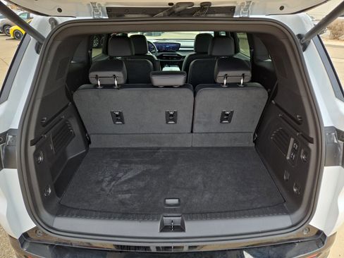 Used 2025 Buick Enclave Sport Touring w/ Power Package image 12