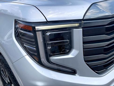 Used 2022 GMC Sierra 1500 AT4 w/ AT4 Premium Package AWD/4WD image 28