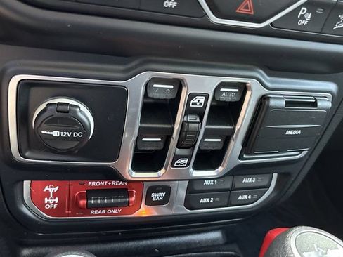 Used 2019 Jeep Wrangler Unlimited Rubicon AWD/4WD image 34