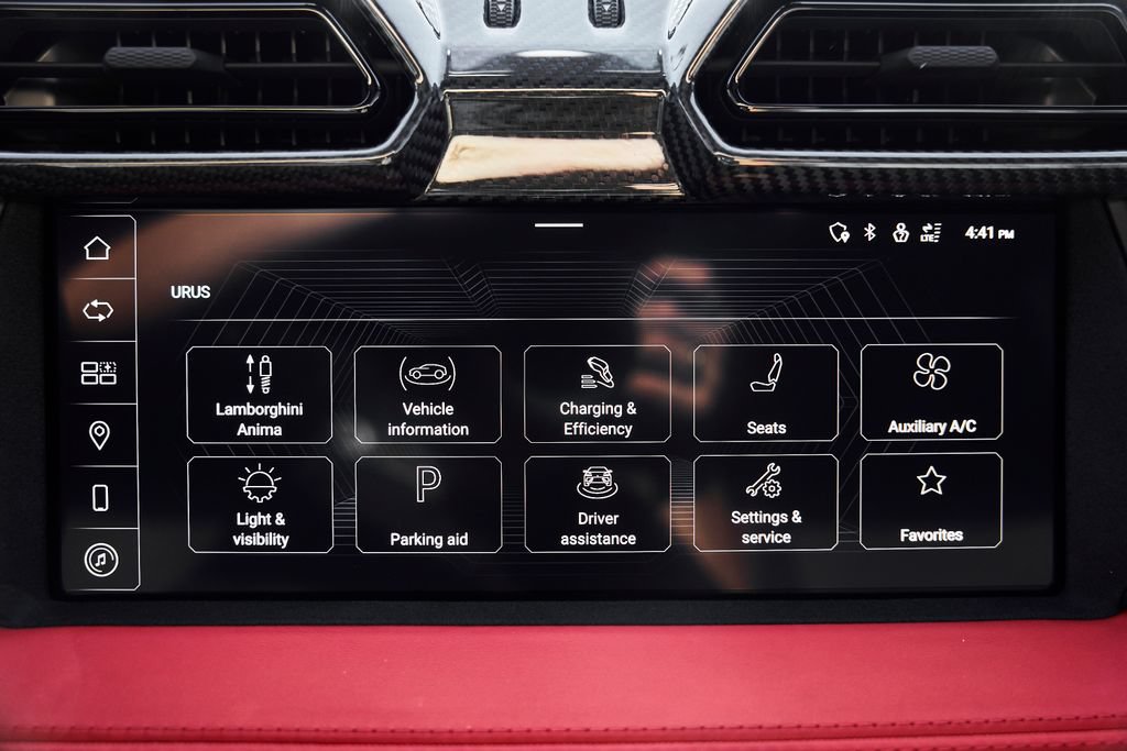 Used 2025 Lamborghini Urus SE AWD/4WD image 73