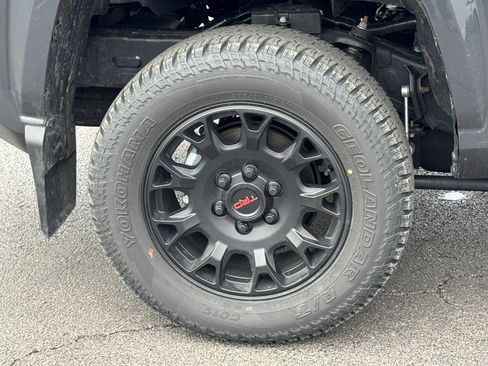 Used 2025 Toyota Tacoma SR5 image 19