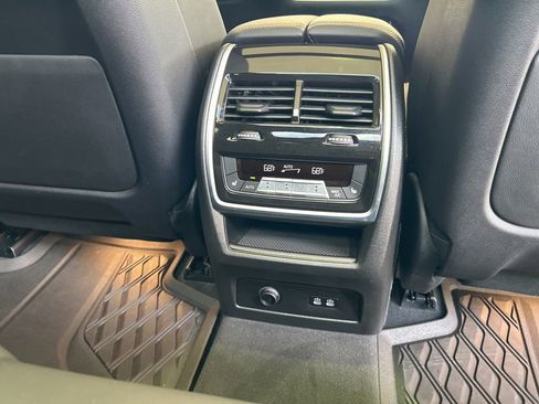Used 2024 BMW X7 xDrive40i w/ M Sport Package image 33