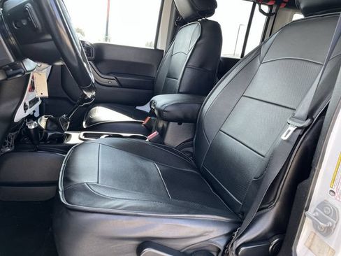 Used 2017 Jeep Wrangler Unlimited Sport AWD/4WD image 14