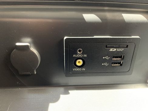 Used 2020 Nissan Pathfinder SL AWD/4WD image 26