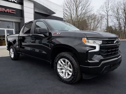Used 2024 Chevrolet Silverado 1500 RST w/ Z71 Off-Road Package AWD/4WD image 5