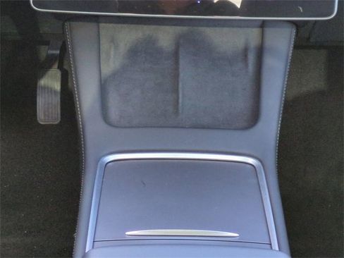 Used 2023 Tesla Model 3 Standard Range image 21