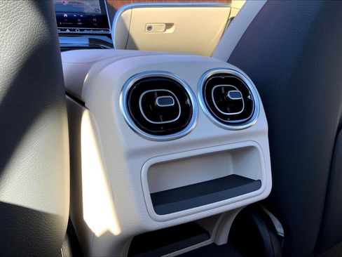 New 2026 Mercedes-Benz C 300 4MATIC Sedan image 22