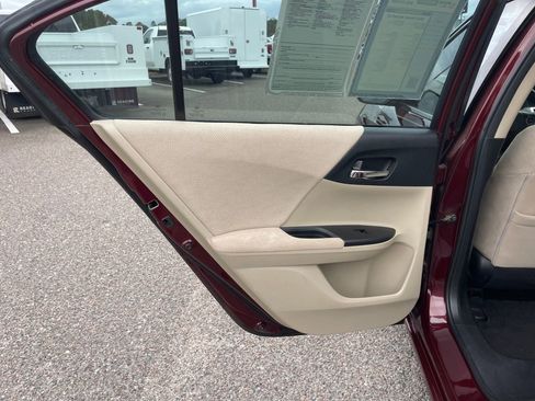 Used 2013 Honda Accord LX image 22