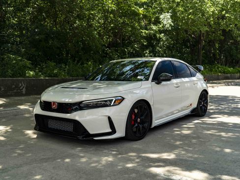 Used 2023 Honda Civic Type R image 5