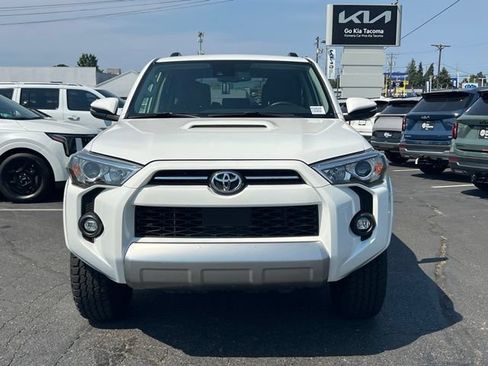 Used 2023 Toyota 4Runner TRD Off-Road Premium AWD/4WD image 4