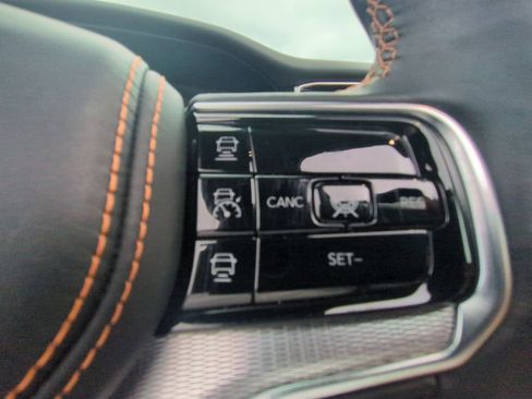 Used 2023 Jeep Grand Wagoneer Series III AWD/4WD image 16