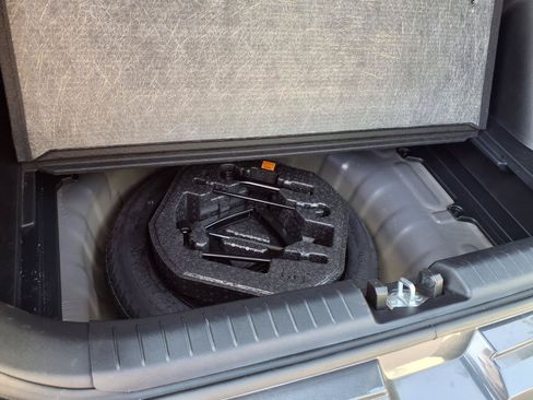 Used 2025 Hyundai Venue SEL FWD image 25
