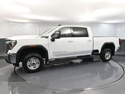 Used 2025 GMC Sierra 2500 SLE image 12
