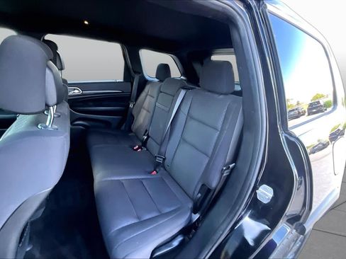 Used 2018 Jeep Grand Cherokee Laredo RWD image 21