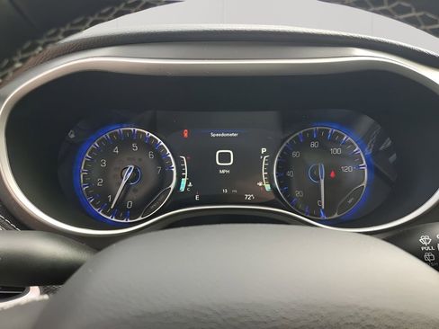 New 2026 Chrysler Pacifica Select FWD image 36