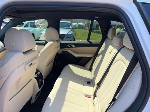 Used 2022 BMW X5 xDrive40i w/ Premium Package AWD/4WD image 19