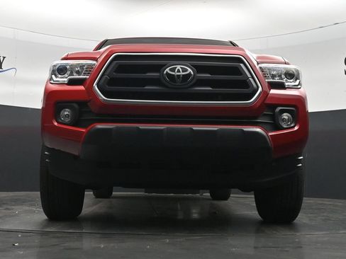 Used 2022 Toyota Tacoma SR5 RWD image 27