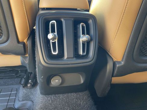 Used 2019 Volvo XC40 T5 Inscription AWD/4WD image 14