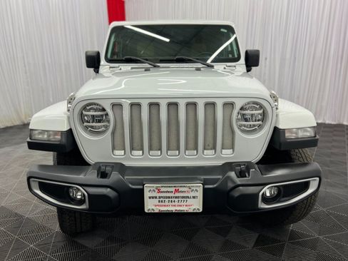 Used 2019 Jeep Wrangler Unlimited Sahara w/ Safety Group AWD/4WD image 3